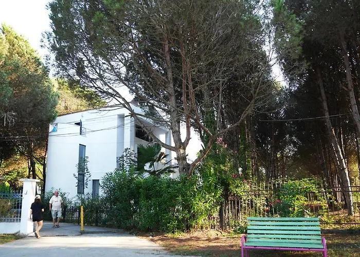 The Beachfront By Pikhost 아파트 골렘