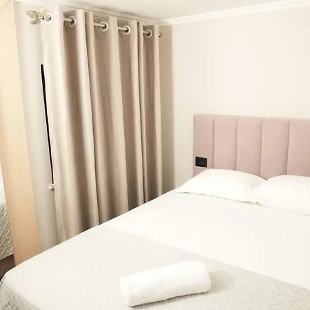 The Beachfront Daire