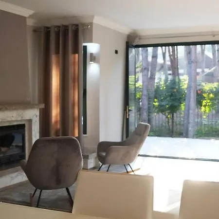 The Beachfront Daire Golem (Tirana)