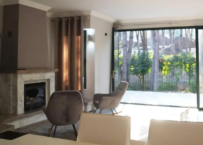 The Beachfront By Pikhost Lejlighed Golem (Tirana)