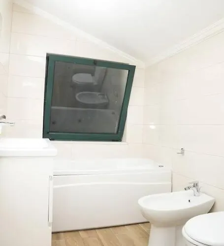 The Beachfront By Pikhost Lejlighed Golem (Tirana)