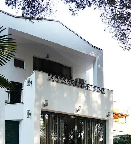 The Beachfront By Pikhost